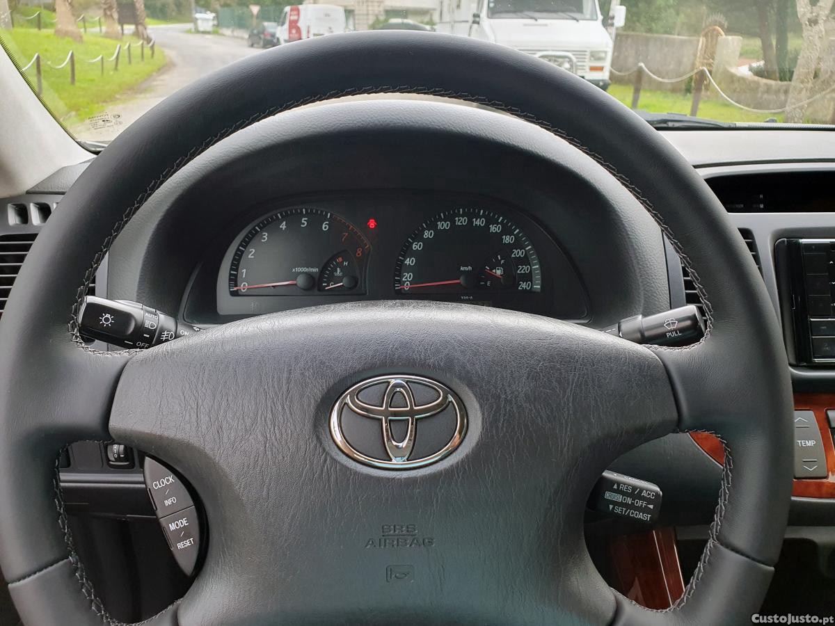 Toyota Camry 2.4 VVT-i XLE — fotografia 3