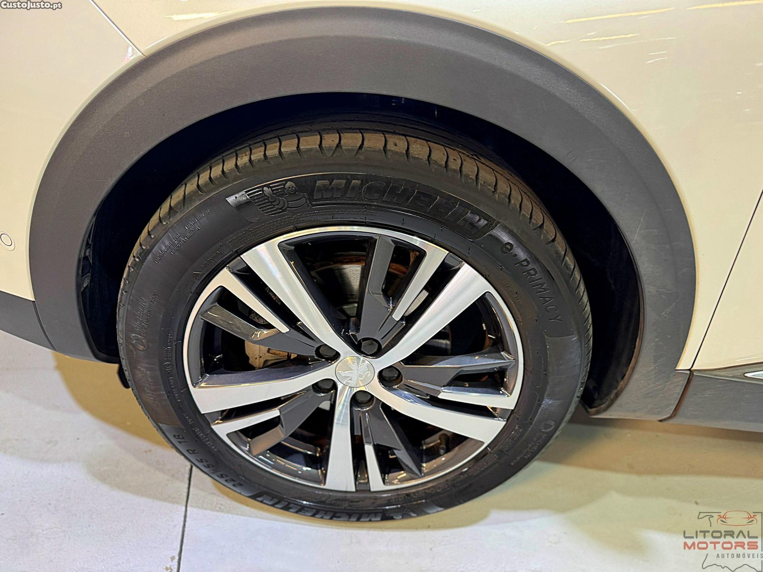 Peugeot 3008 1.2 PureTech Allure Pack EAT8 — fotografia 14