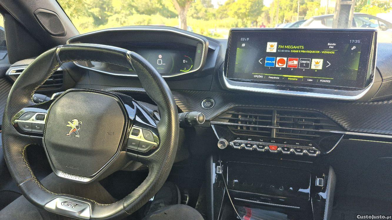 Peugeot 2008 GT — fotografia 2
