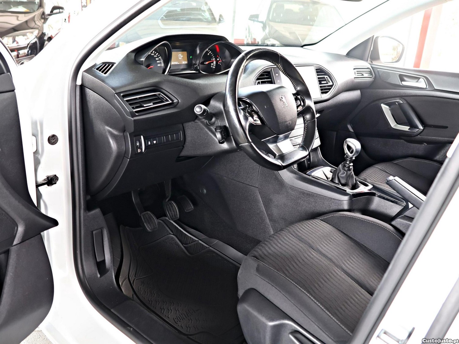 Peugeot 308 1.6 BlueHDi Active J17 — fotografia 10