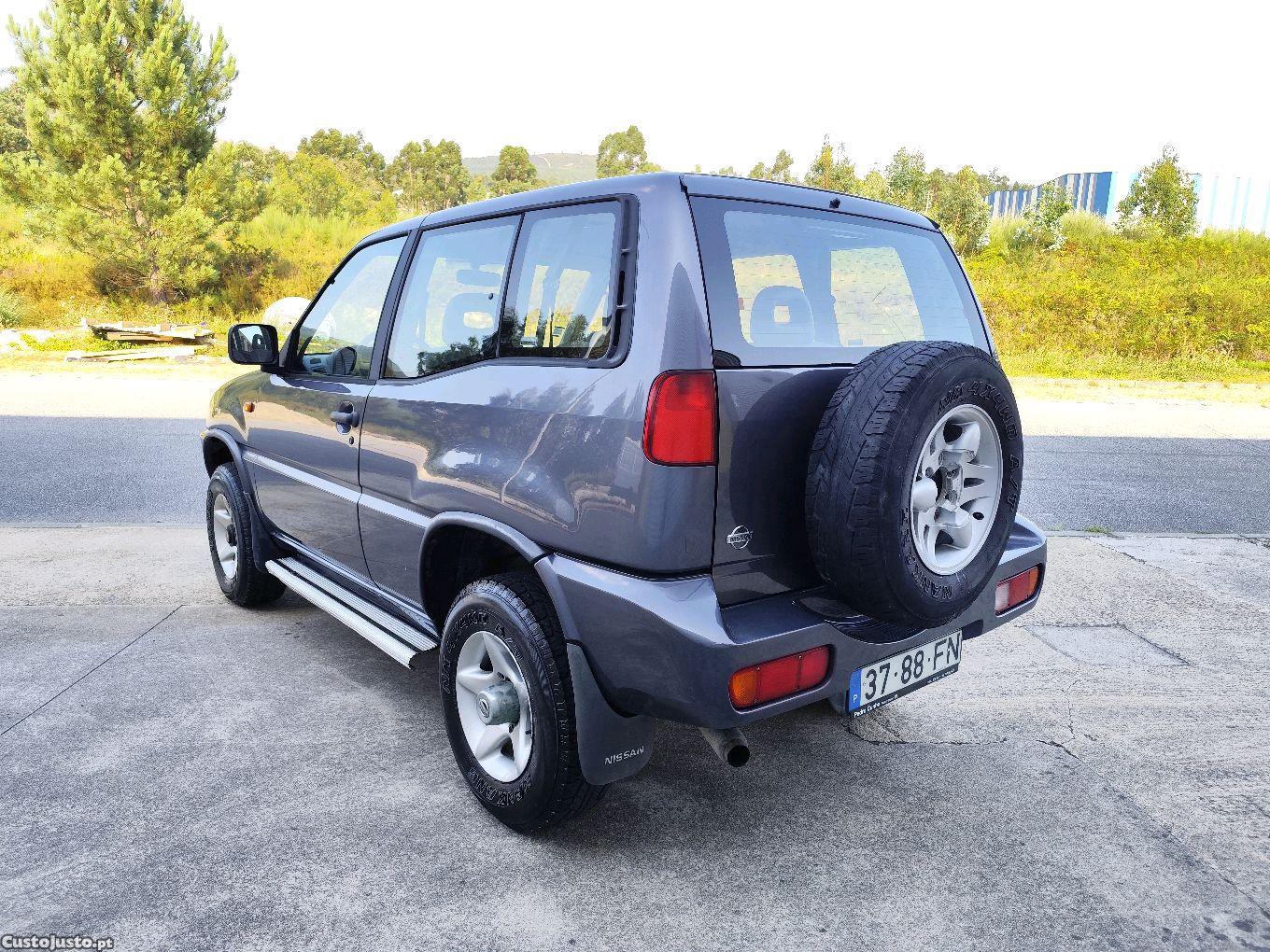 Nissan Terrano II — fotografia 7