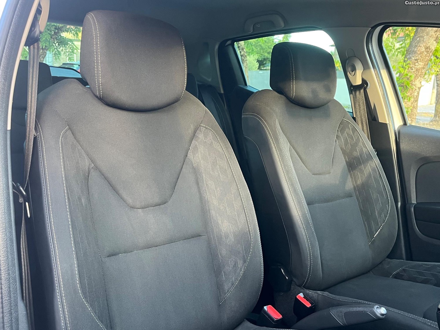 Renault Clio 1.5 DCI Limited Edition — fotografia 5