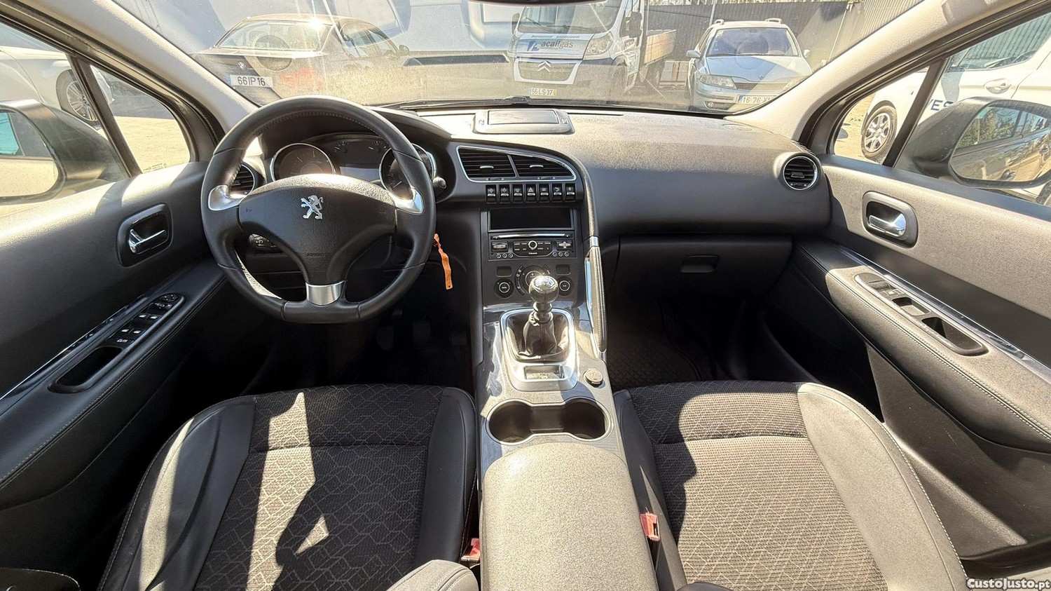Peugeot 3008 1.6 HDI de 2014 — fotografia 9