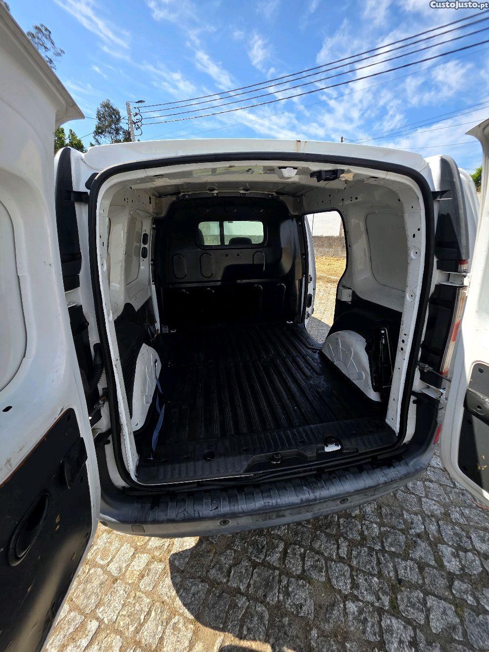 Renault Kangoo 1.5 90cv — fotografia 4