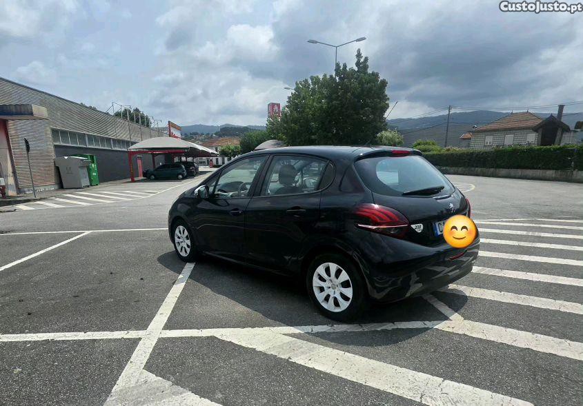Peugeot 208 1.2 PureTech — fotografia 7