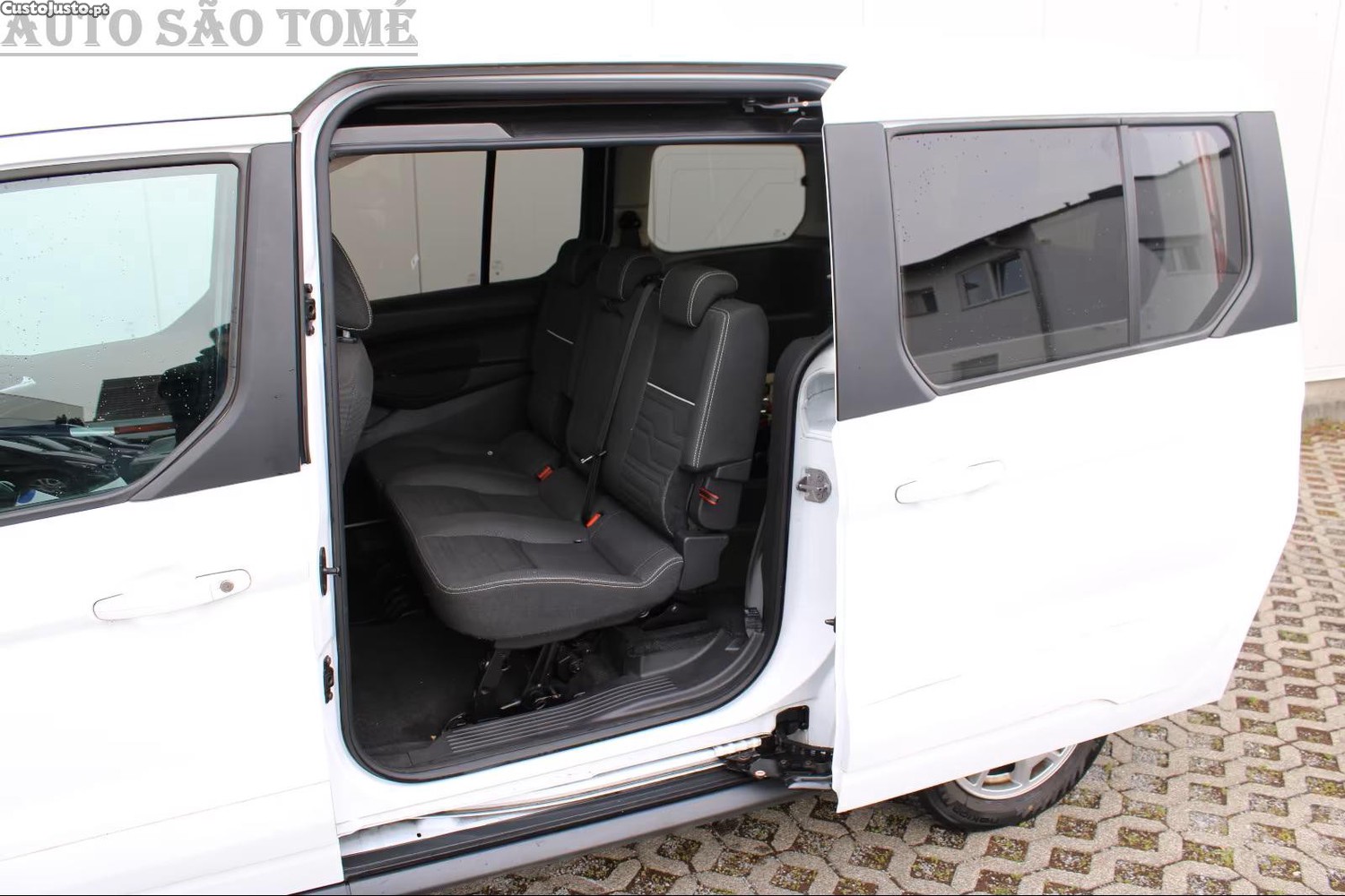 Ford Tourneo 1.5 Mobilidade Reduzida — fotografia 4