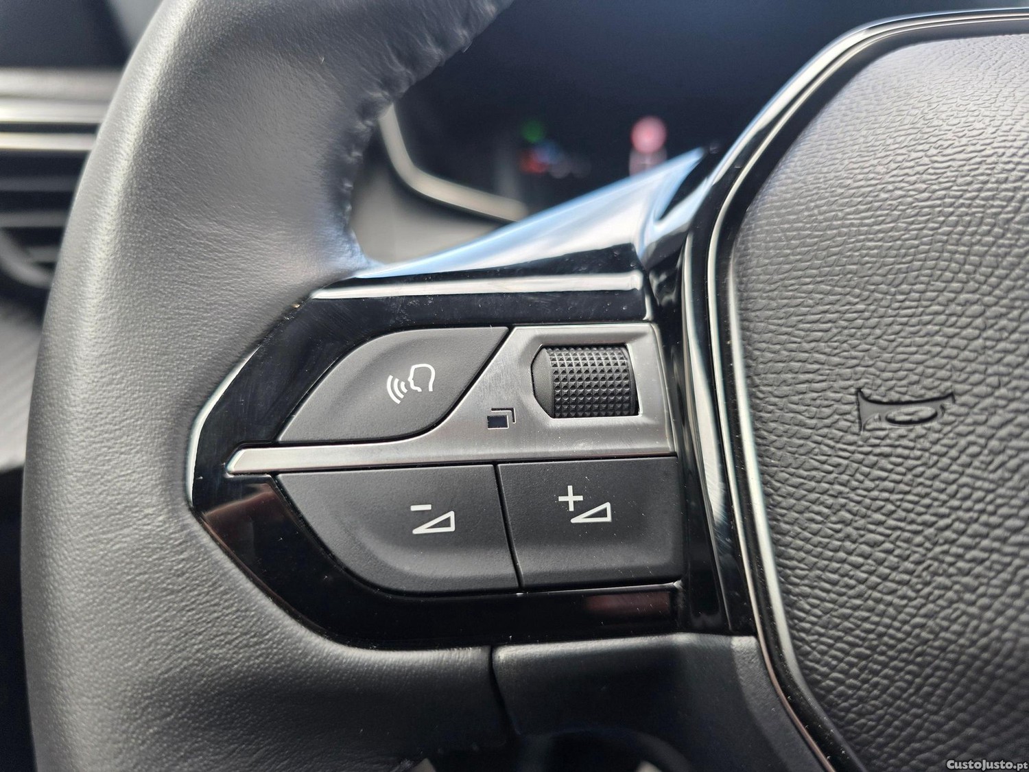 Peugeot 208 1.2 PureTech Allure Pack — fotografia 16