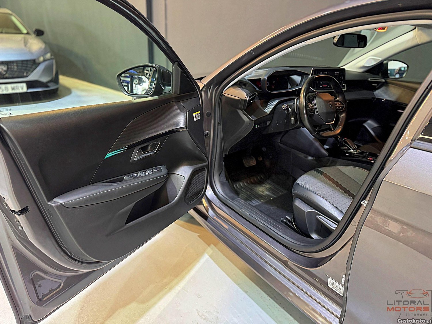 Peugeot 208 1.2 PureTech GT EAT8 — fotografia 13