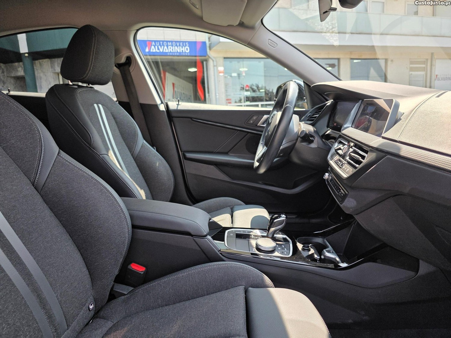 BMW 216 d Line Sport — fotografia 6