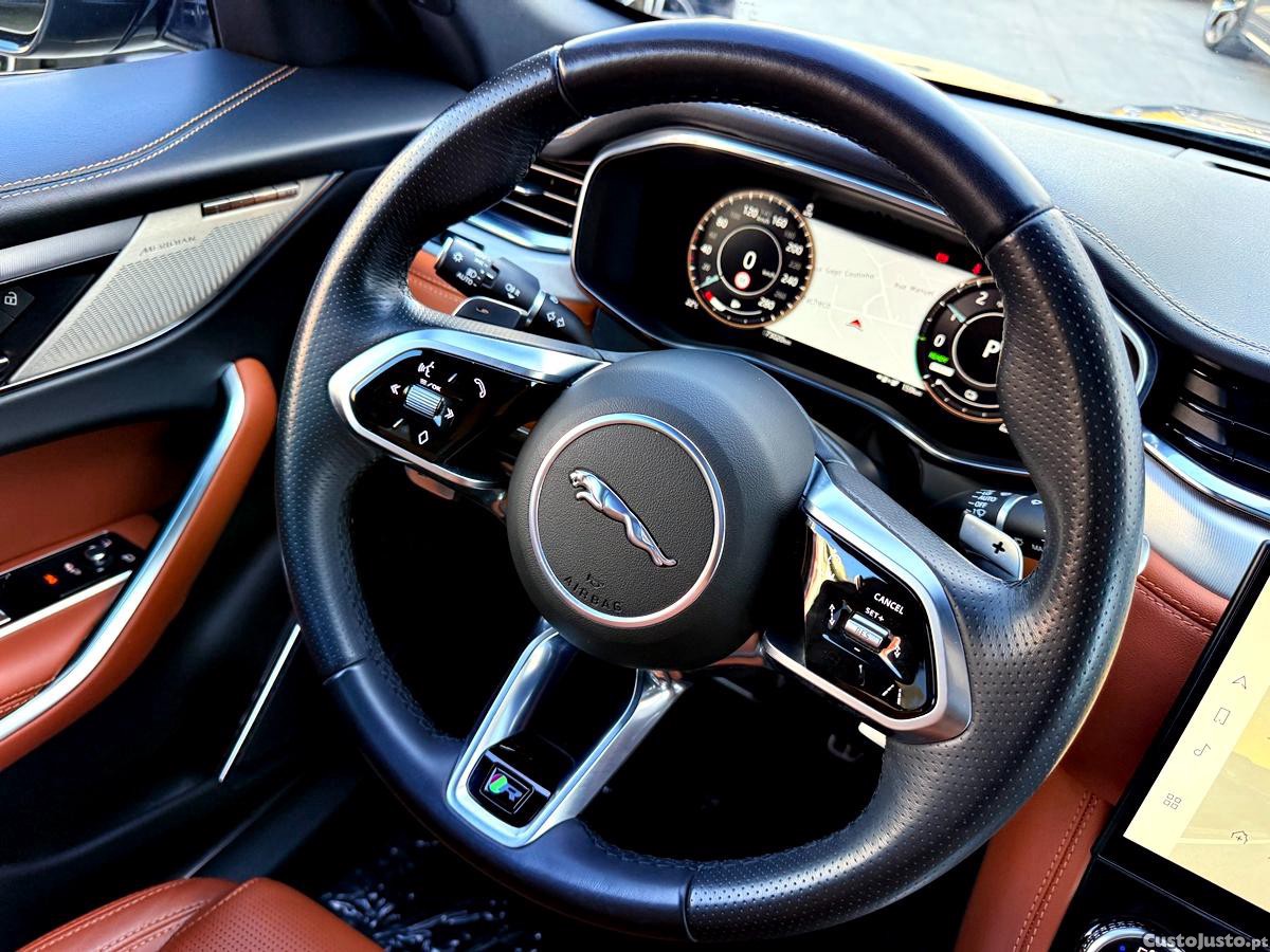 Jaguar F-Pace P400e R-Dynamic — fotografia 48