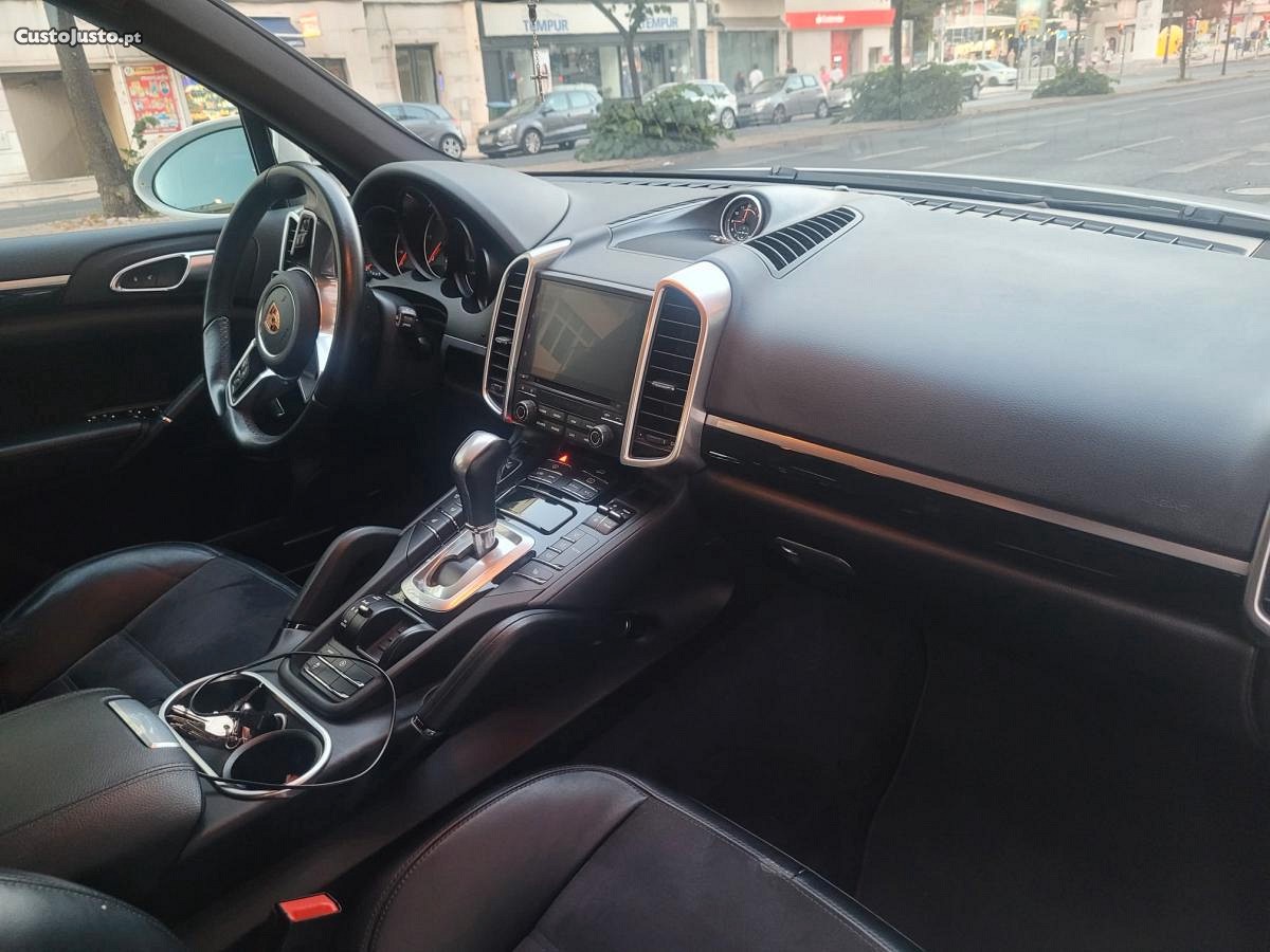 Porsche Cayenne Platinum edition - 3.0 - Diesel - 17 — photo 3