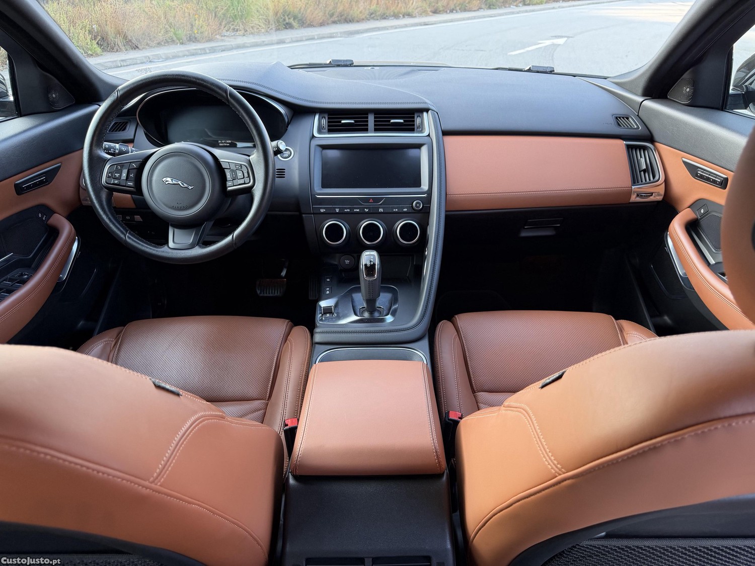 Jaguar E-Pace P250 AWD 56mil kms Nacional — fotografia 4