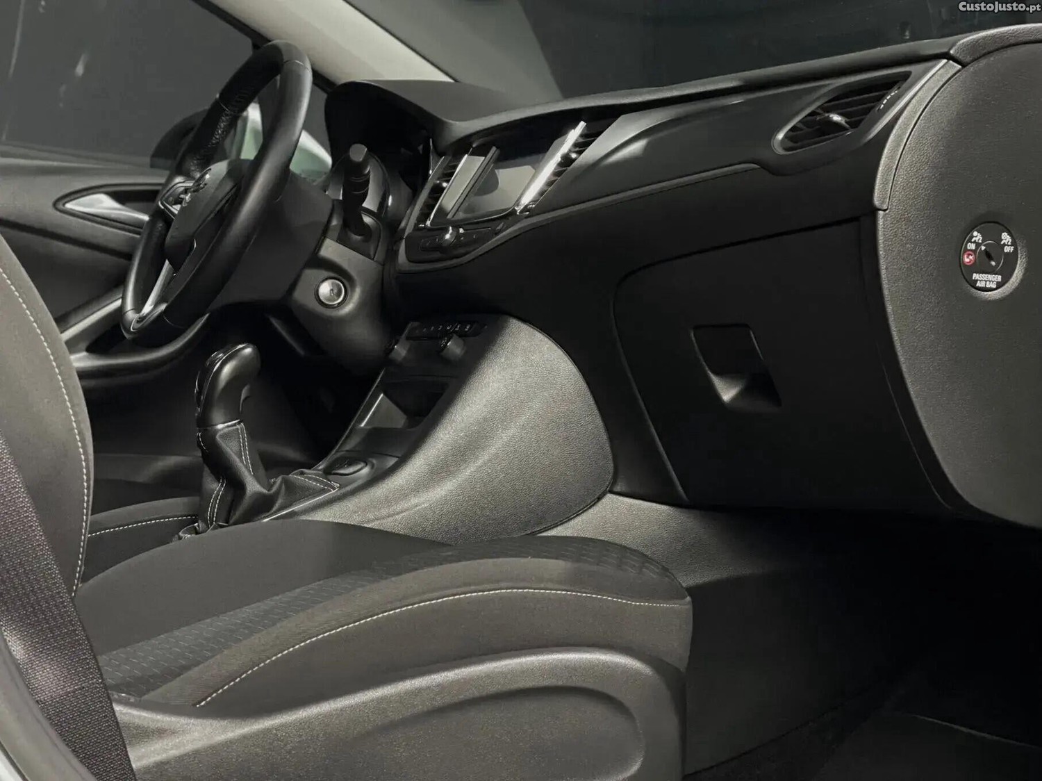 Opel Astra 1.5 D Business Edition S/S — fotografia 11