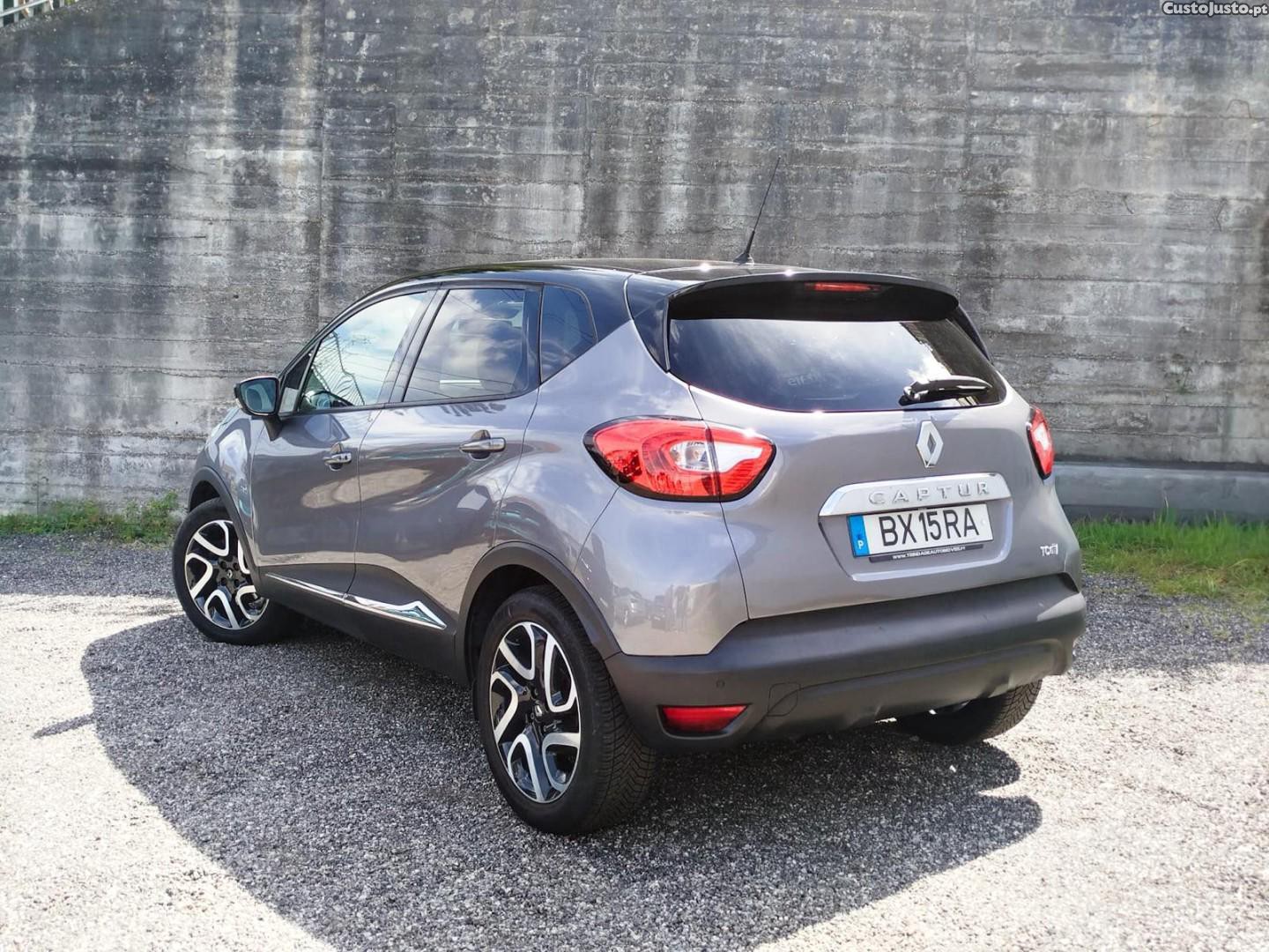 Renault Captur TCe 120 EDC Dynamique — fotografia 23