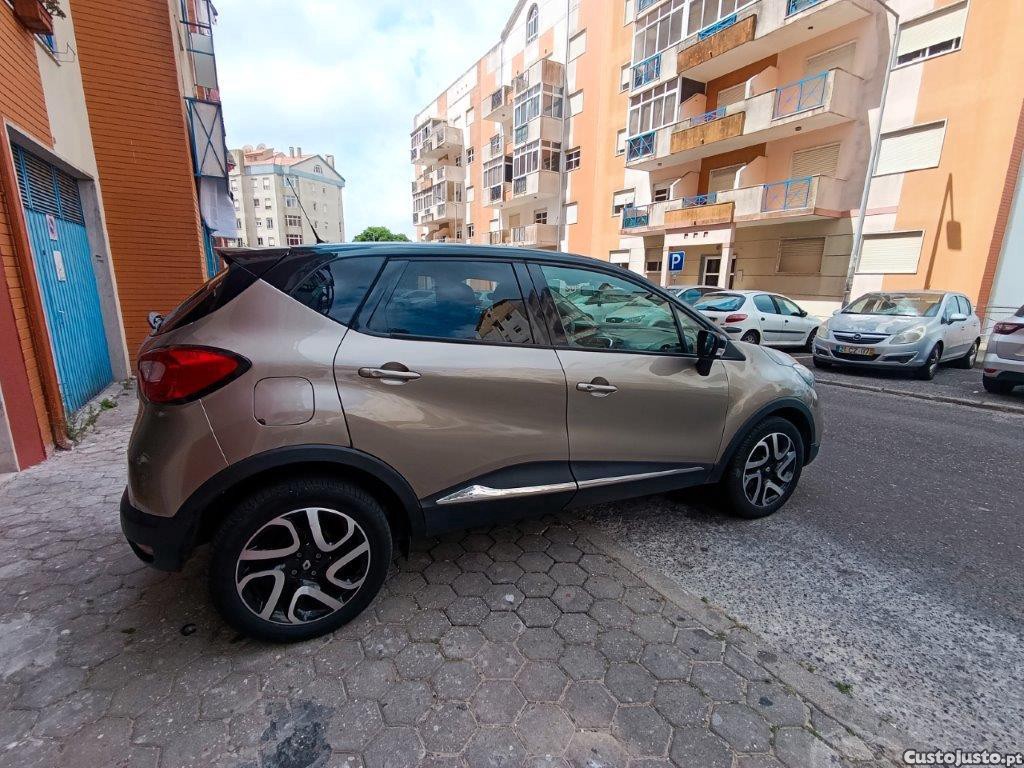 Renault Captur 0.9 TCe Exclusive 1 Dono Nacional — fotografia 9