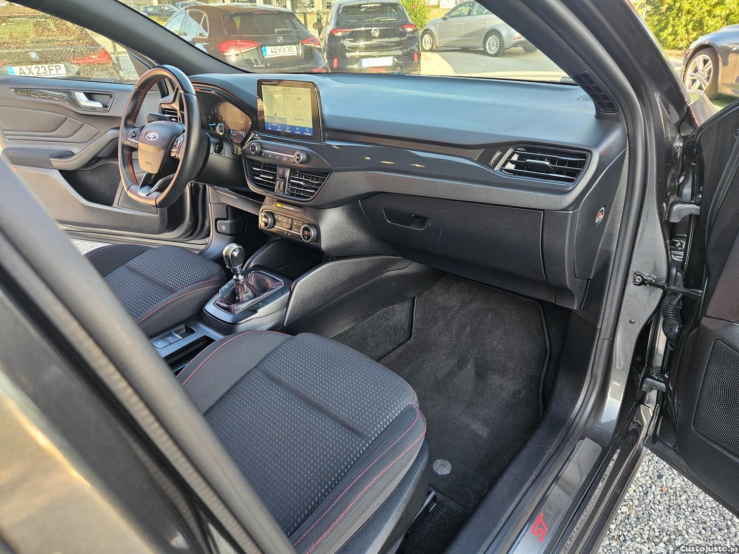 Ford Focus 1.0 ECOBOOST ST LINE GASOLINA — fotografia 4