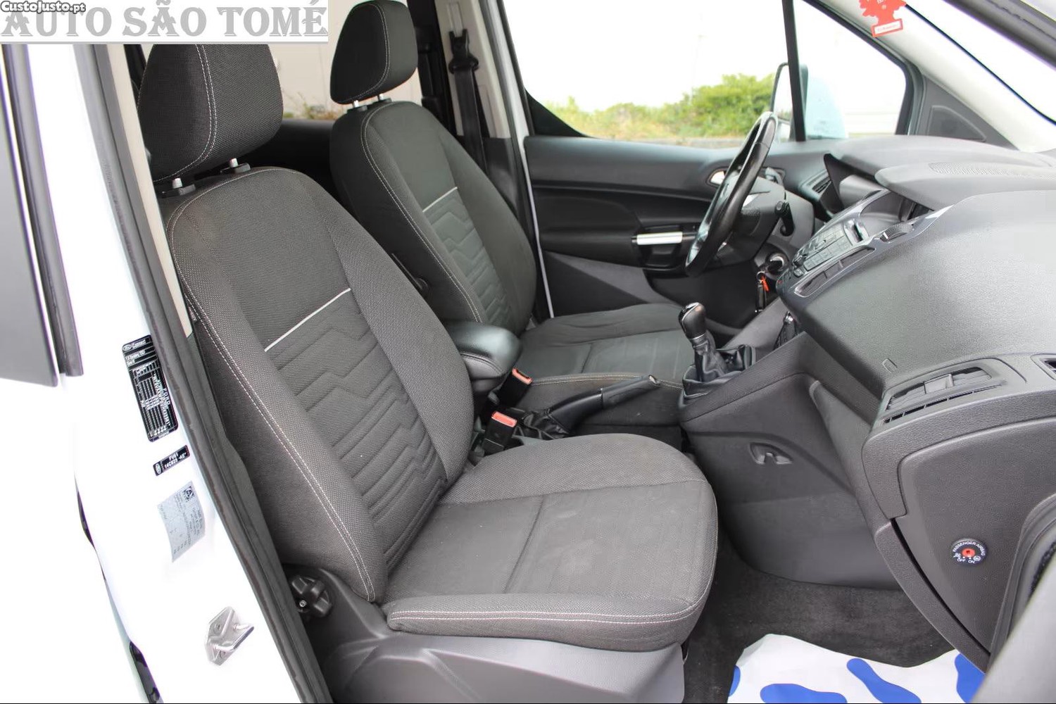 Ford Tourneo 1.5 Mobilidade Reduzida — fotografia 10