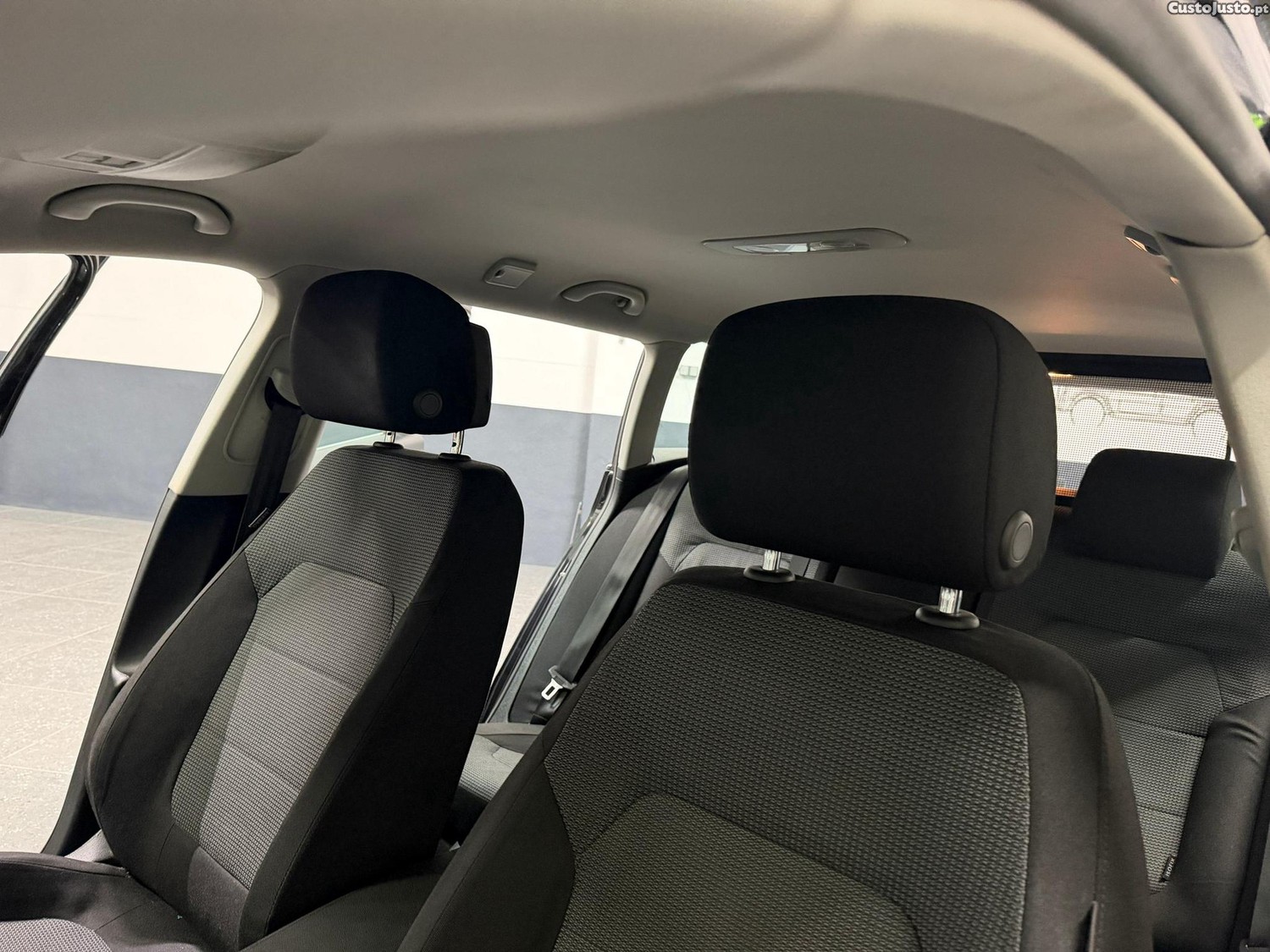 Volkswagen Passat 1.6 TDI Confortline — fotografia 19