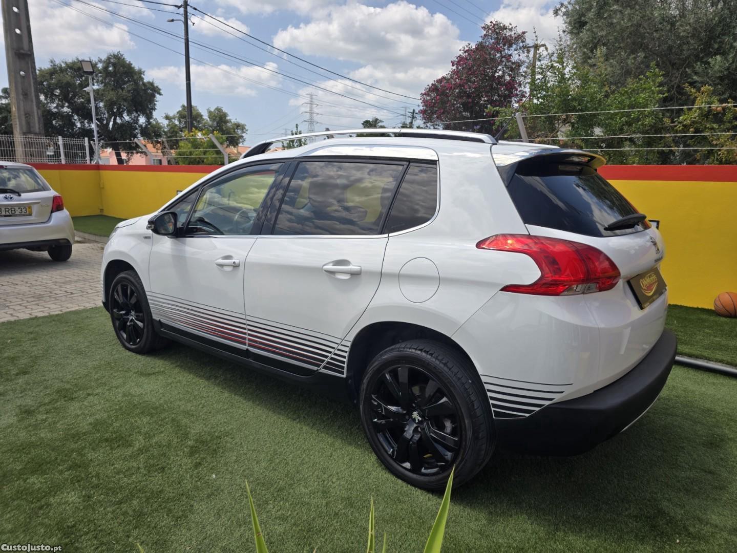 Peugeot 2008 1.2 PureTech Allure — fotografia 16