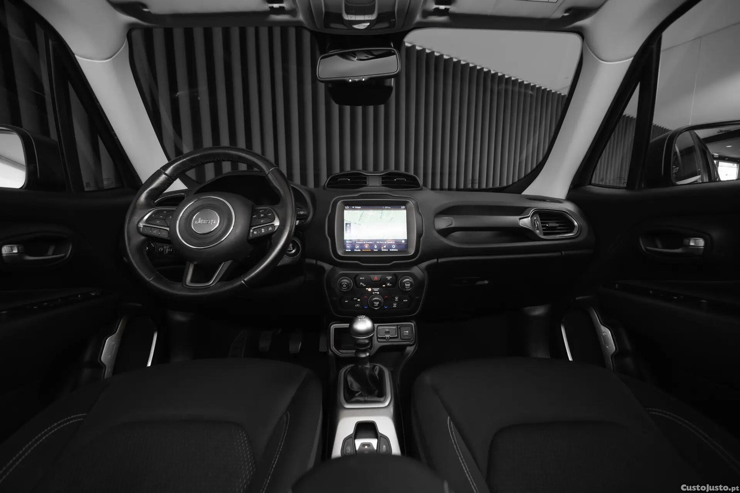 Jeep Renegade 1.0 T Limited — fotografia 15