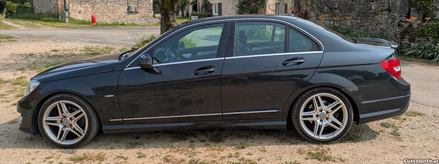 Mercedes-Benz C 250 Avantgarde BlueEfficiency Aut — fotografia 3