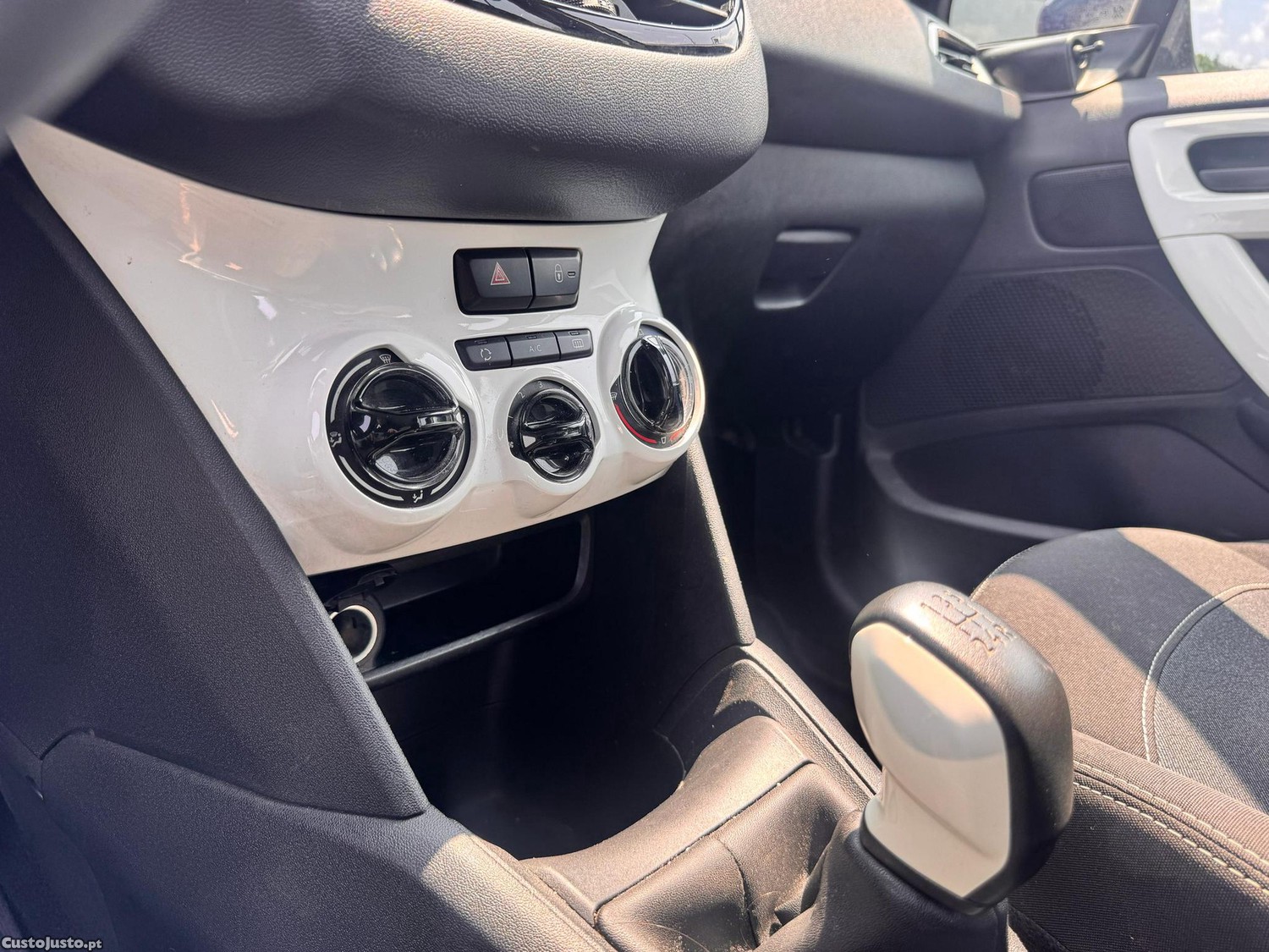 Peugeot 208 1.0 VTi Access — fotografia 3