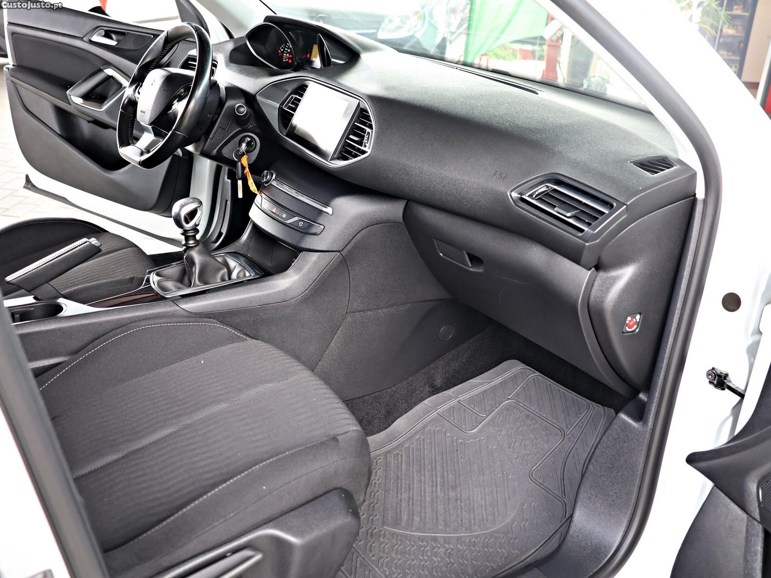 Peugeot 308 1.6 BlueHDi Active J17 — fotografia 8