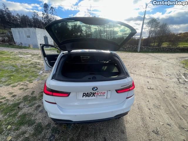 BMW 320 d Touring Pack M Auto — fotografia 8