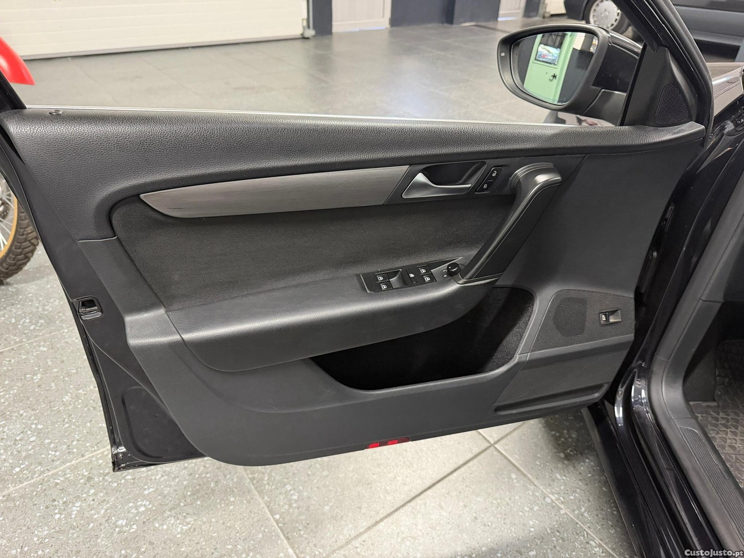 Volkswagen Passat 1.6 TDI Confortline — fotografia 14