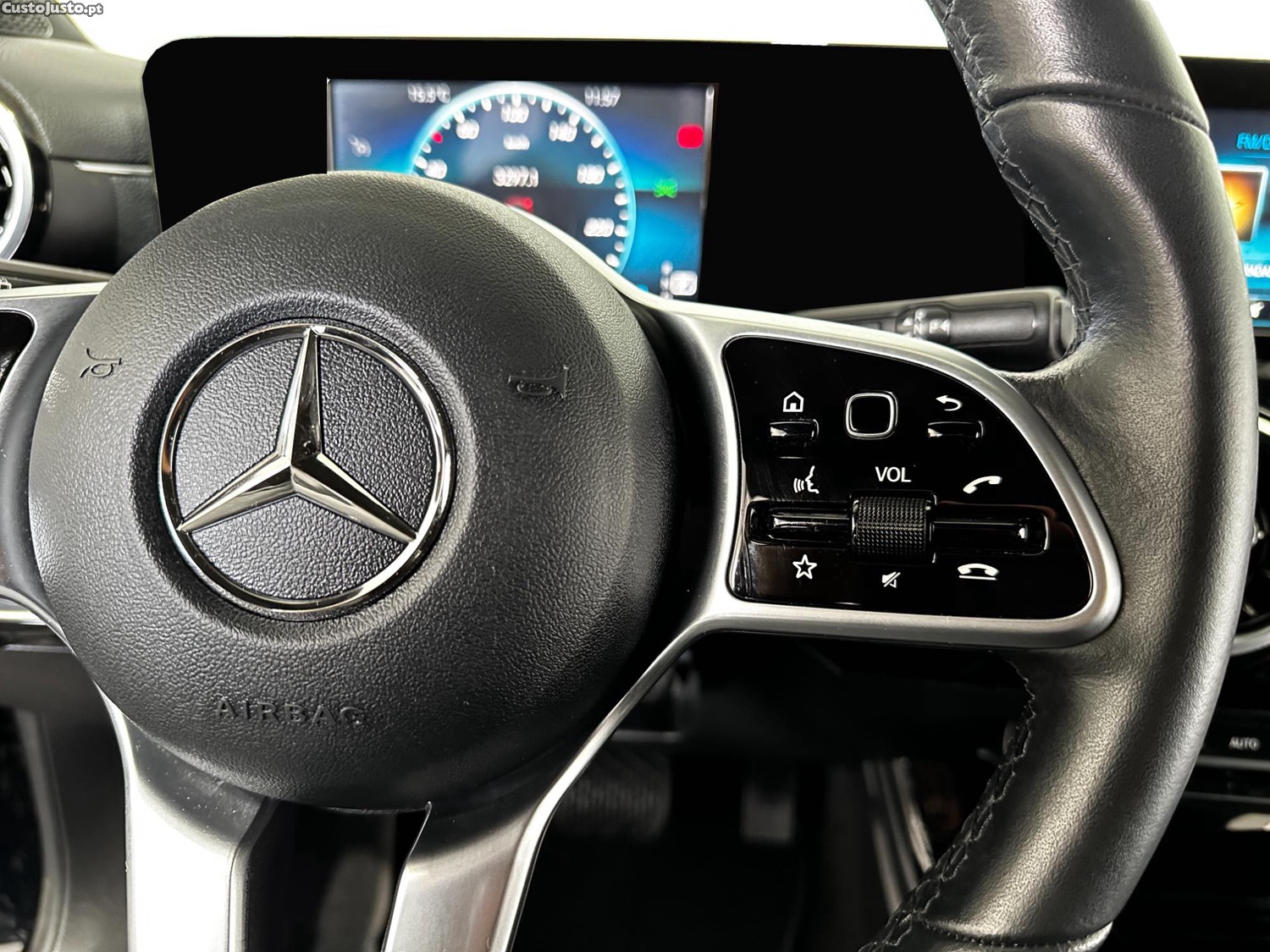Mercedes-Benz CLA 200 D PROGRESSIVE AUTO 150 CV - NACIONAL - 115950 KM — fotografia 17