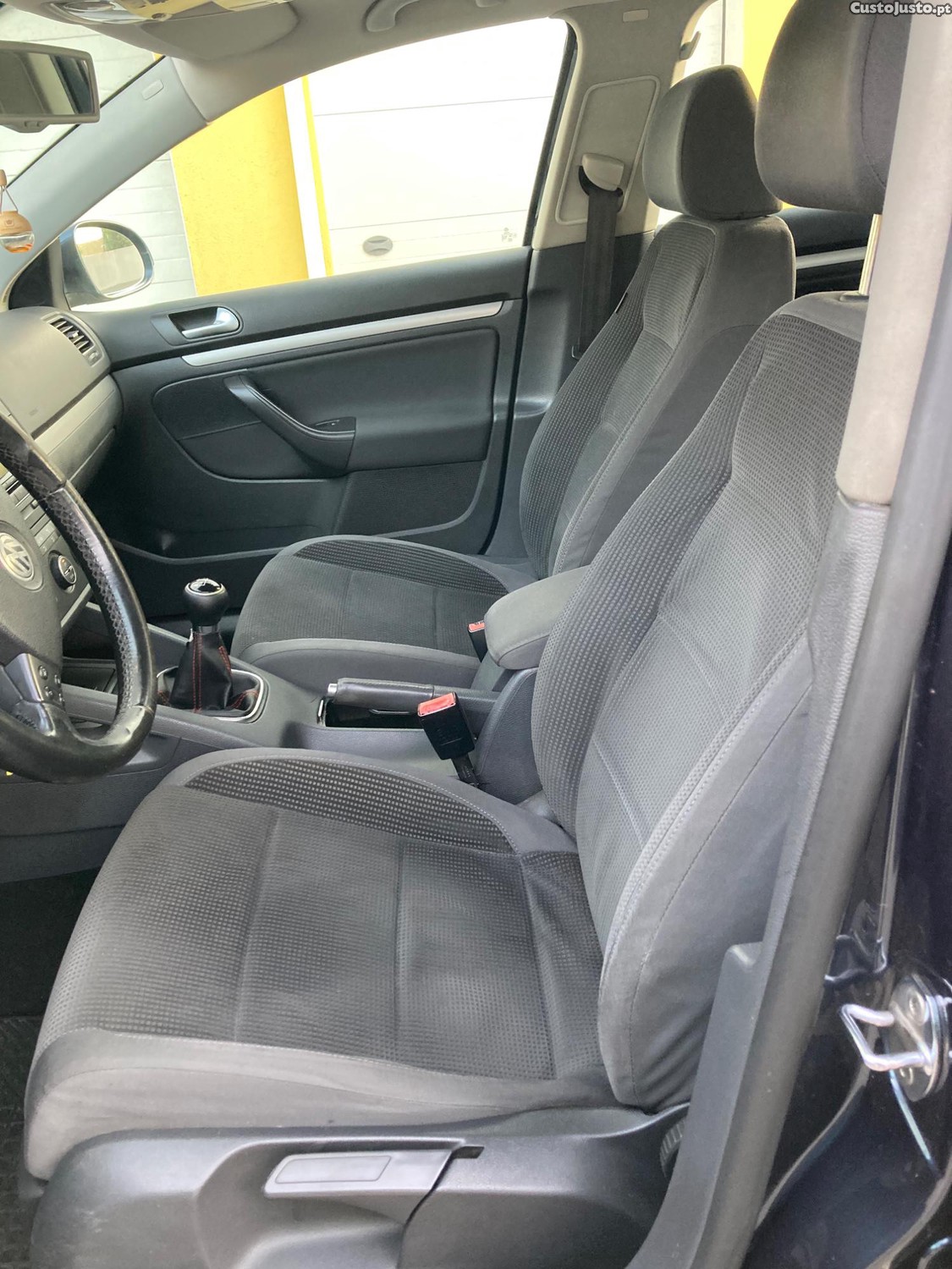 Volkswagen Golf 1.9 TDI Blue Motion — fotografia 3