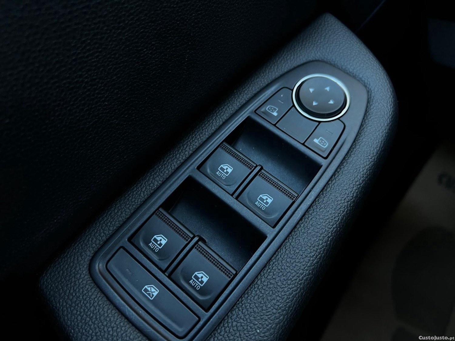 Renault Clio 1.0 TCe Evolution — fotografia 6