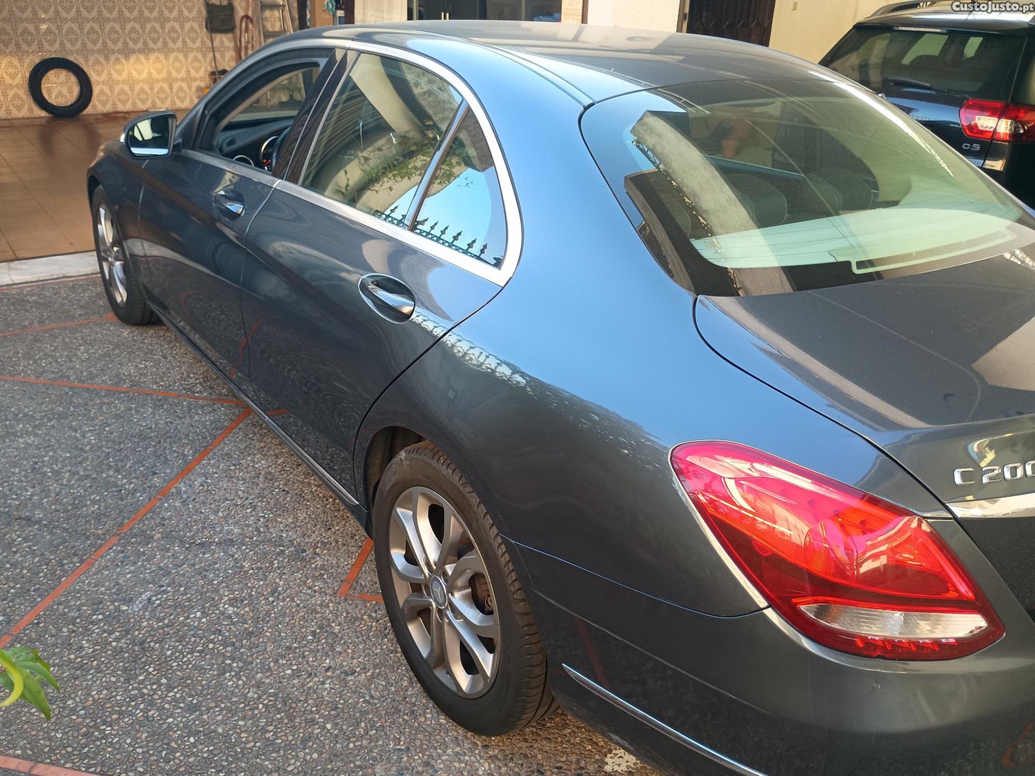Mercedes-Benz C 200 Bluetec — fotografia 5