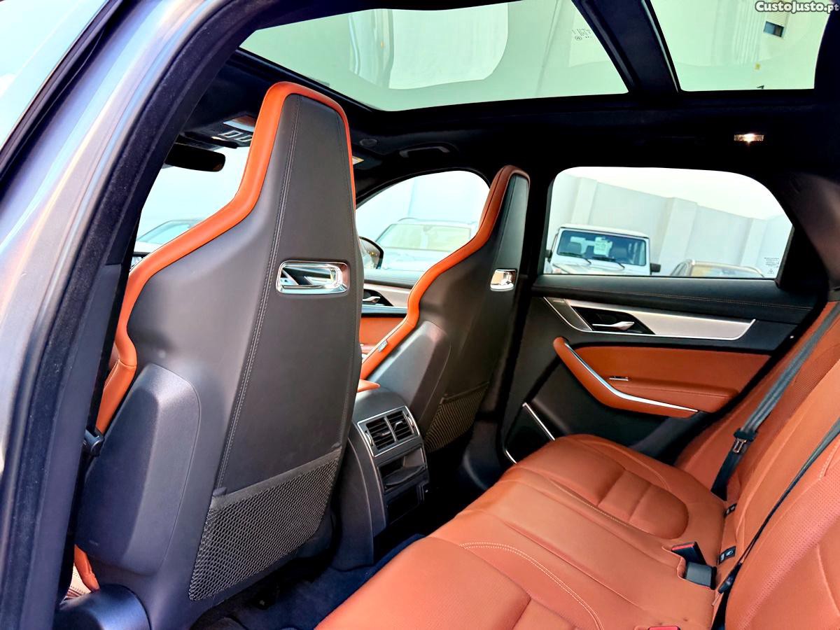 Jaguar F-Pace P400e R-Dynamic — fotografia 25