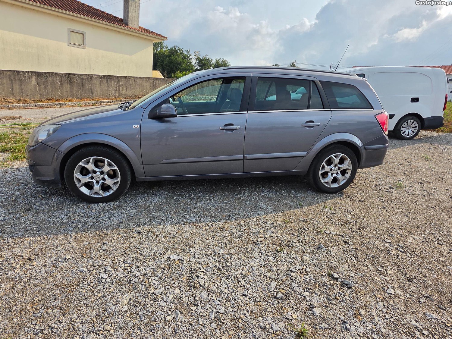 Opel Astra 1.7 cdti 100CV Cosmo — fotografia 13