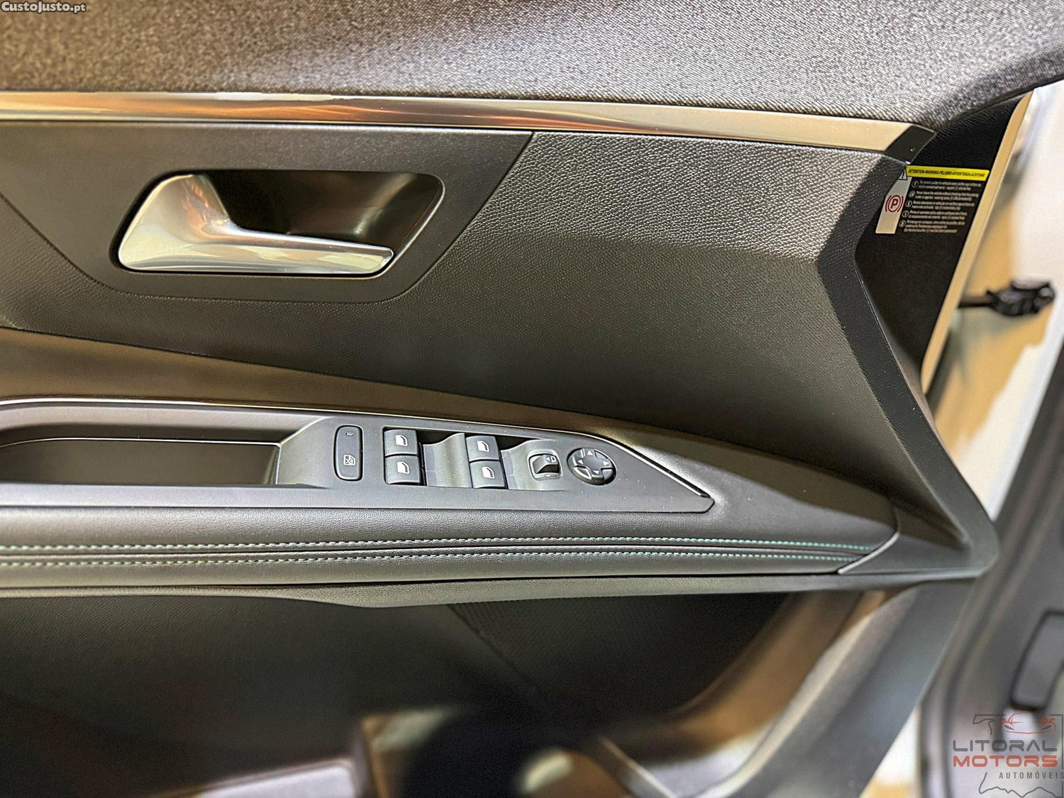 Peugeot 3008 1.2 PureTech Allure Pack EAT8 — fotografia 9