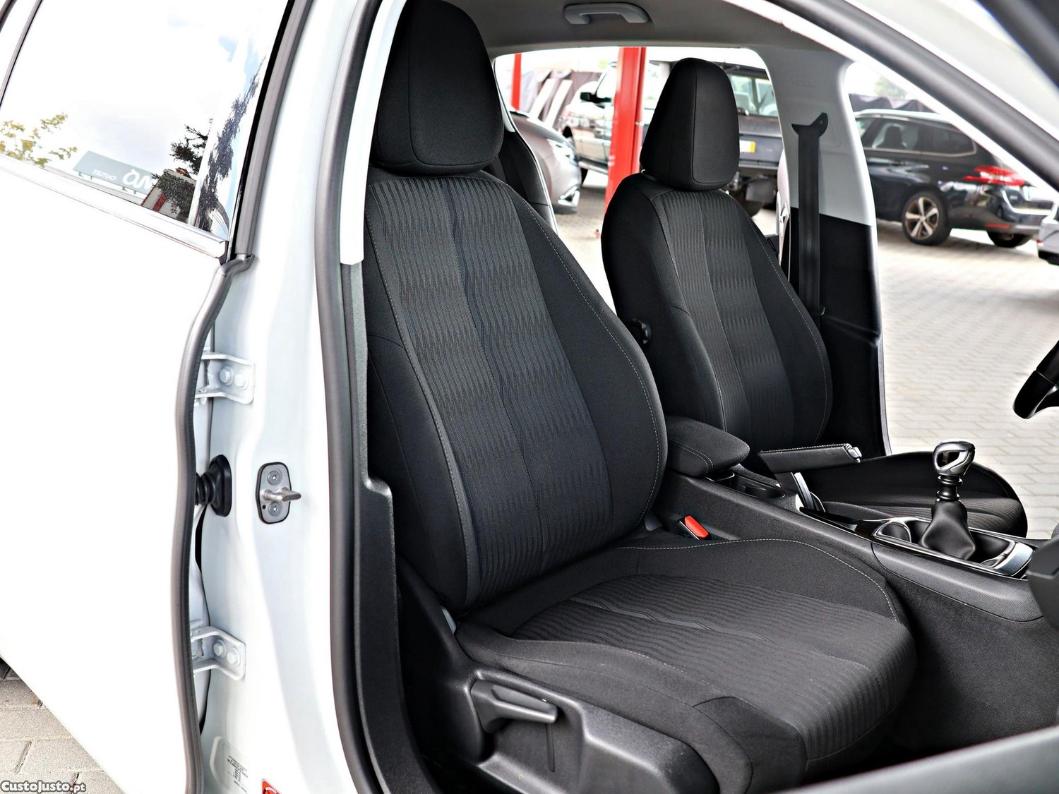 Peugeot 308 1.6 BlueHDi Active J17 — fotografia 6
