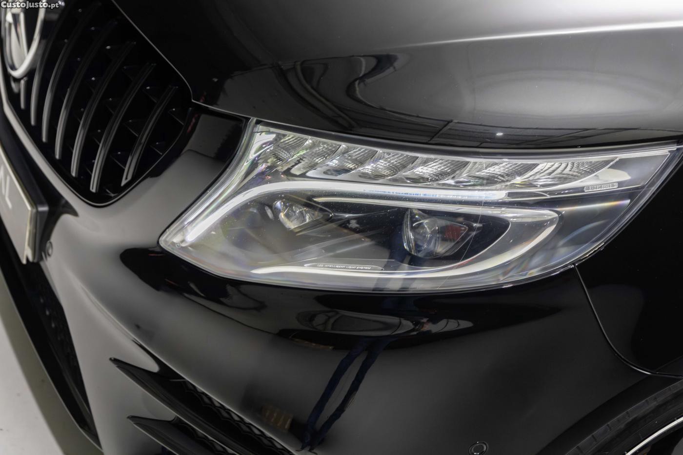 Mercedes-Benz V 300 D Longo AMG 8 Lugare — fotografia 12
