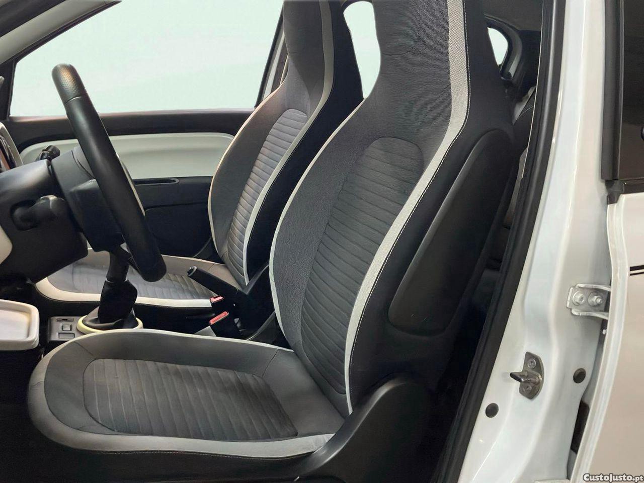 Renault Twingo 1.0 SCe Dynamique — fotografia 10
