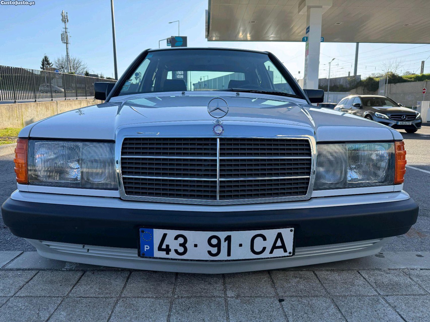Mercedes-Benz 190 1.8 — fotografia 9