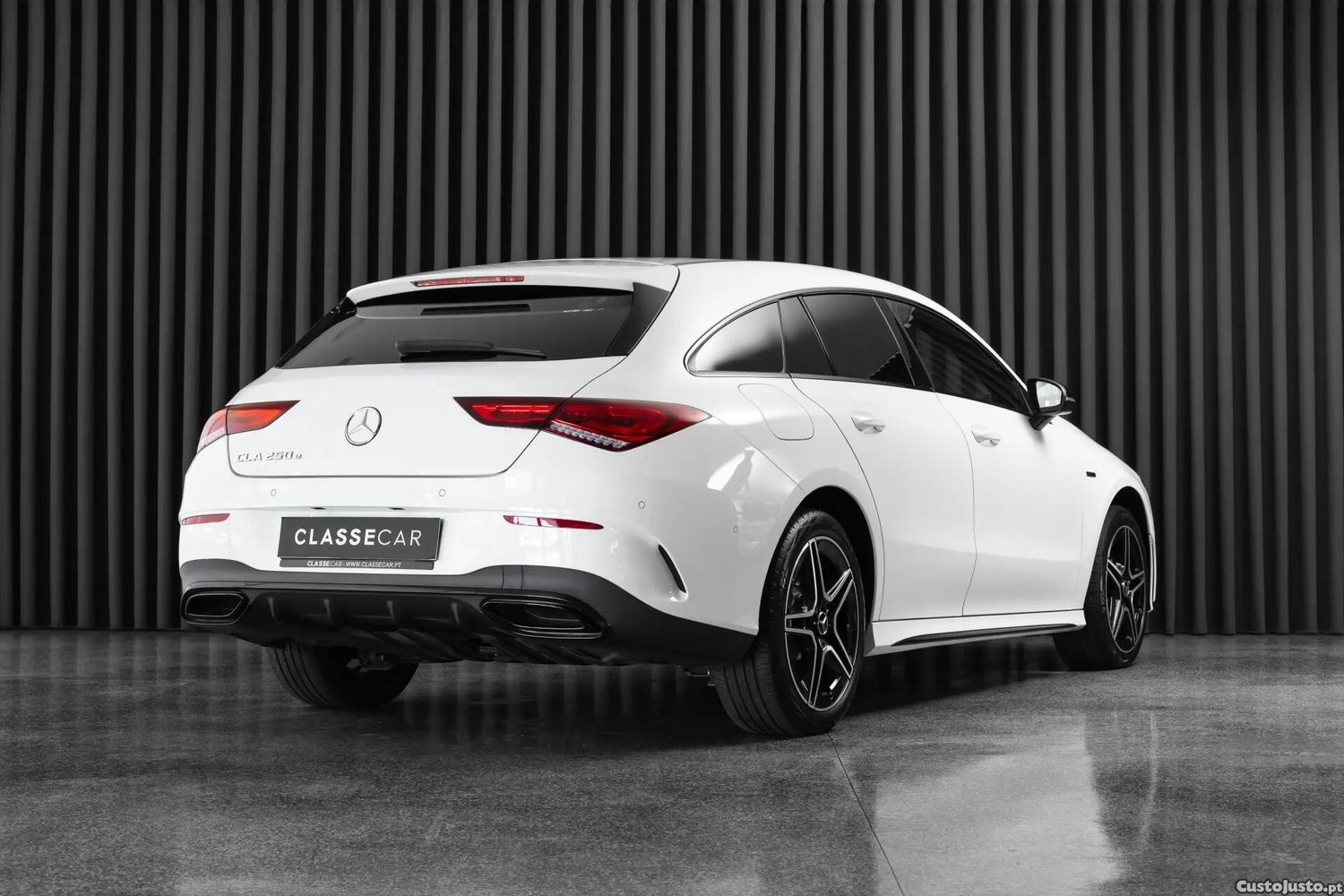 Mercedes-Benz CLA 250 e Shooting Brake AMG Line — fotografia 23
