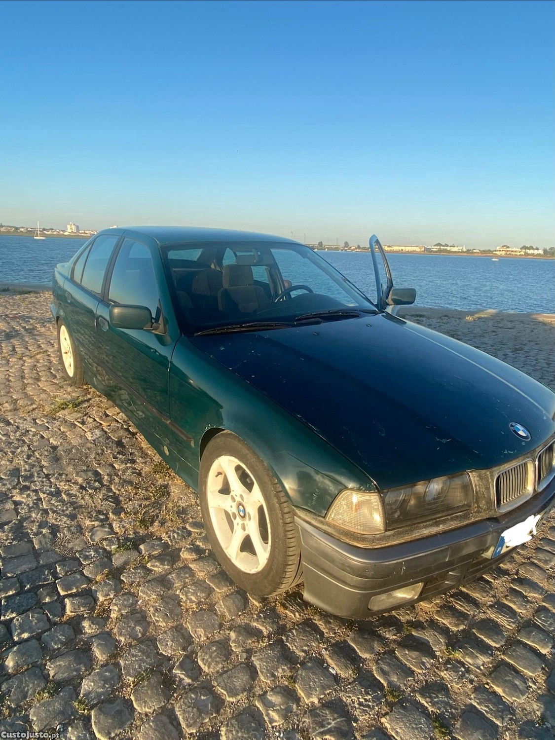 BMW 323 E36 — fotografia 7