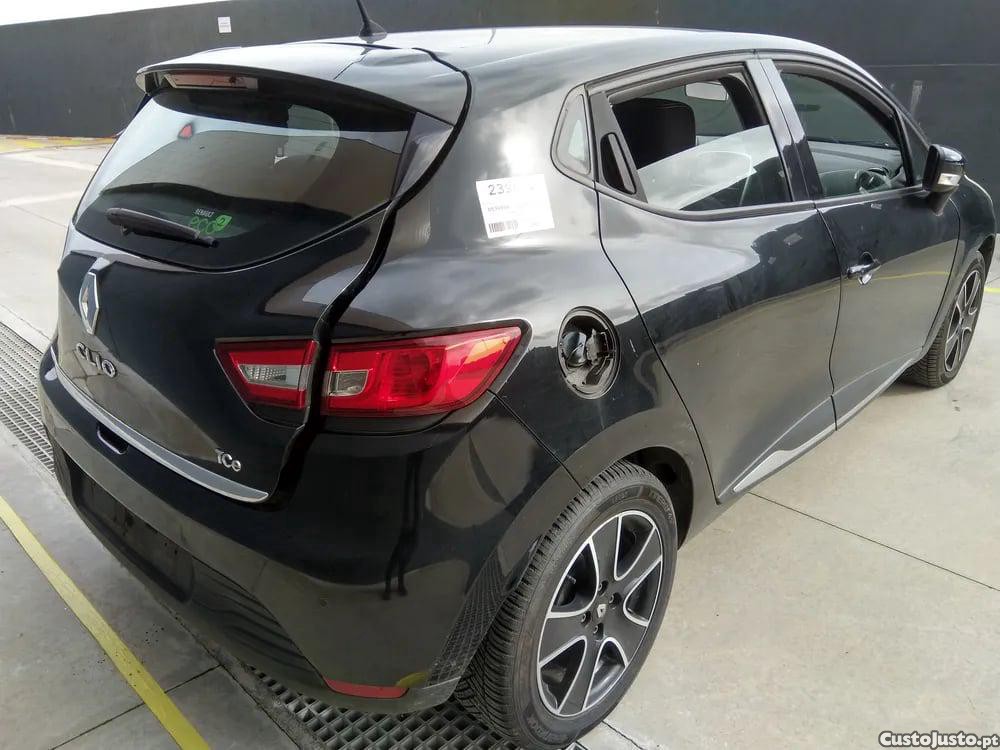 Renault Clio 0.9 TCe 90 (BHNF, BHMA, BHMH, BHJK, BHJR) (66 kW / 90 cv) [11.2012 - 08.2021] - 15 foto 4