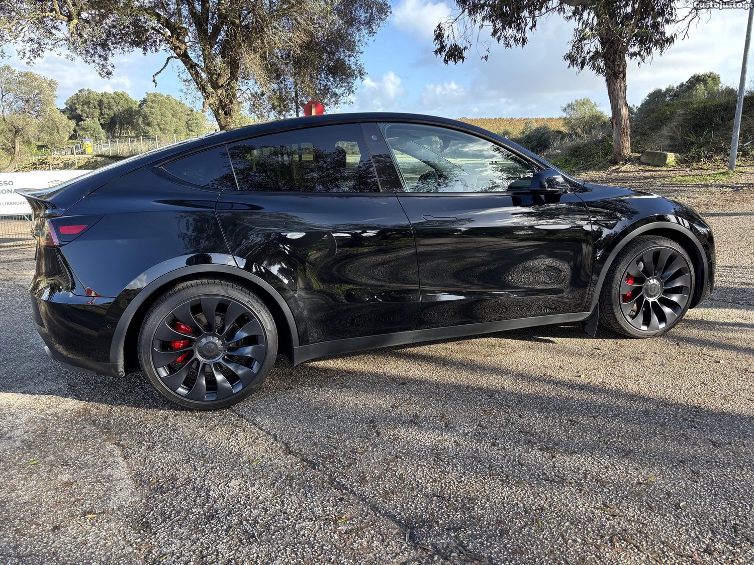 Tesla Model Y Performance — fotografia 7