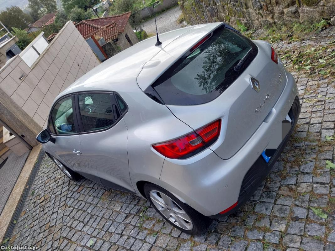 Renault Clio 1.5 dci 90cv diesel 5 lugares — fotografia 5