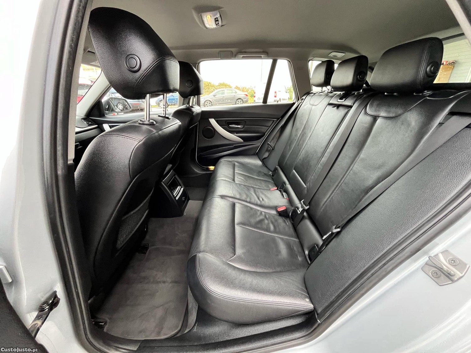 BMW 318 Touring Advantage — fotografia 4