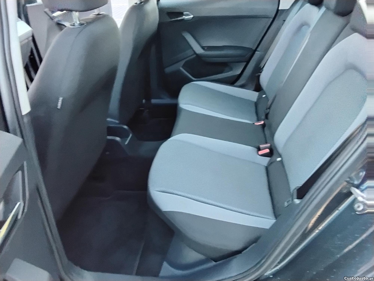 SEAT Arona 1.0 TSI STYLLE — fotografia 3
