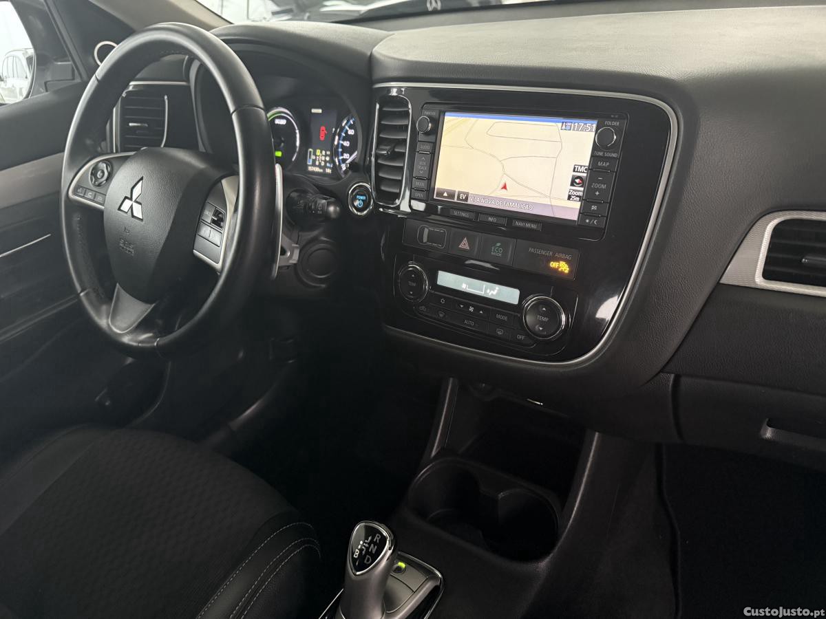 Mitsubishi Outlander 2.0 PHEV Intense Navi - 15 foto 5