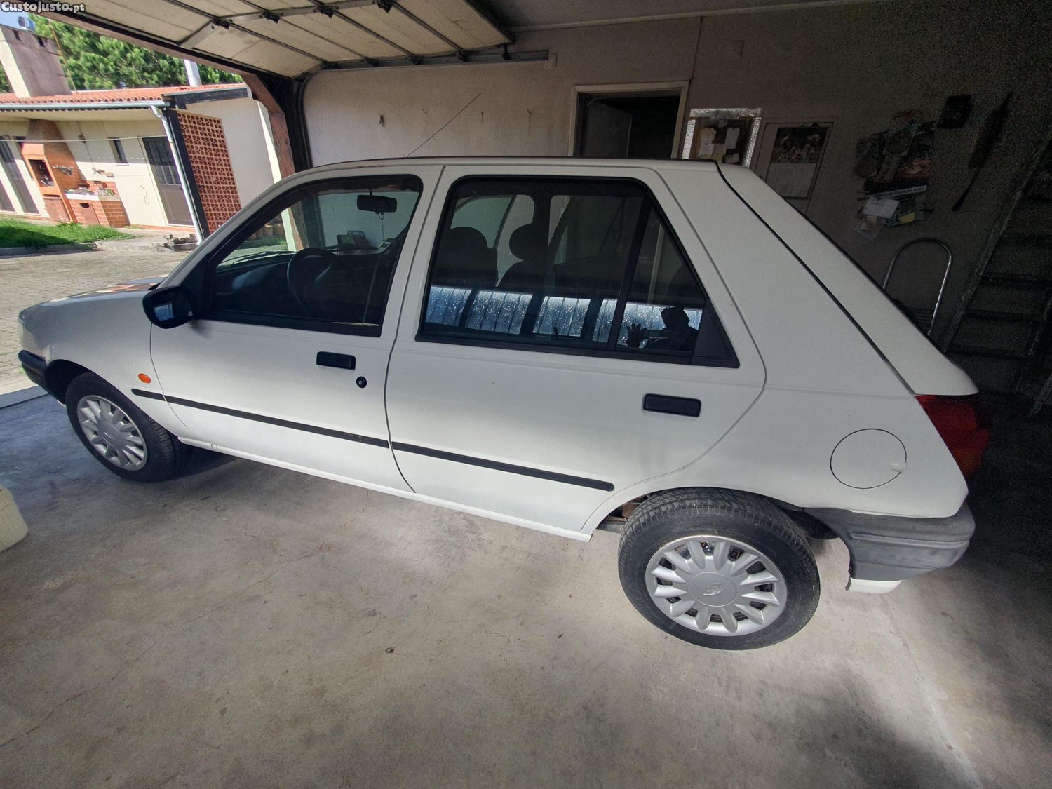 Ford Fiesta 1200 automatico — fotografia 9