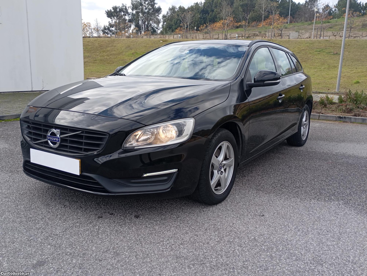 Volvo V60 D2 Nacional — photo 2
